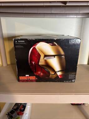 Hasbro Marvel Legends Series Iron Man Electronic Helmet